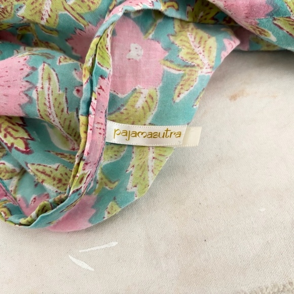 PajamaSutra Firoza Dressing Robe in Block Print Floral - Picture 4 of 6
